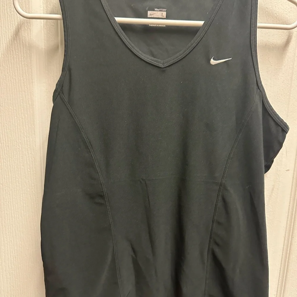 Nike Women's Black Tank Top size L/ NWOT
